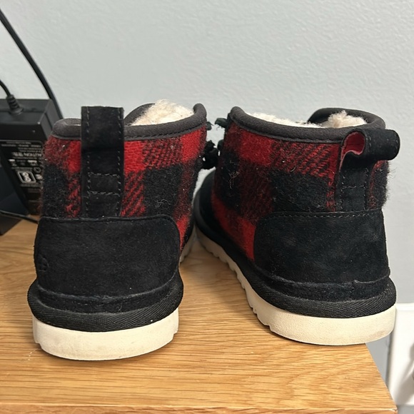 UGG Neumel Plaid Black Suede Boots with Leather Lace Fleece Lining size  US 5 - Picture 3 of 16